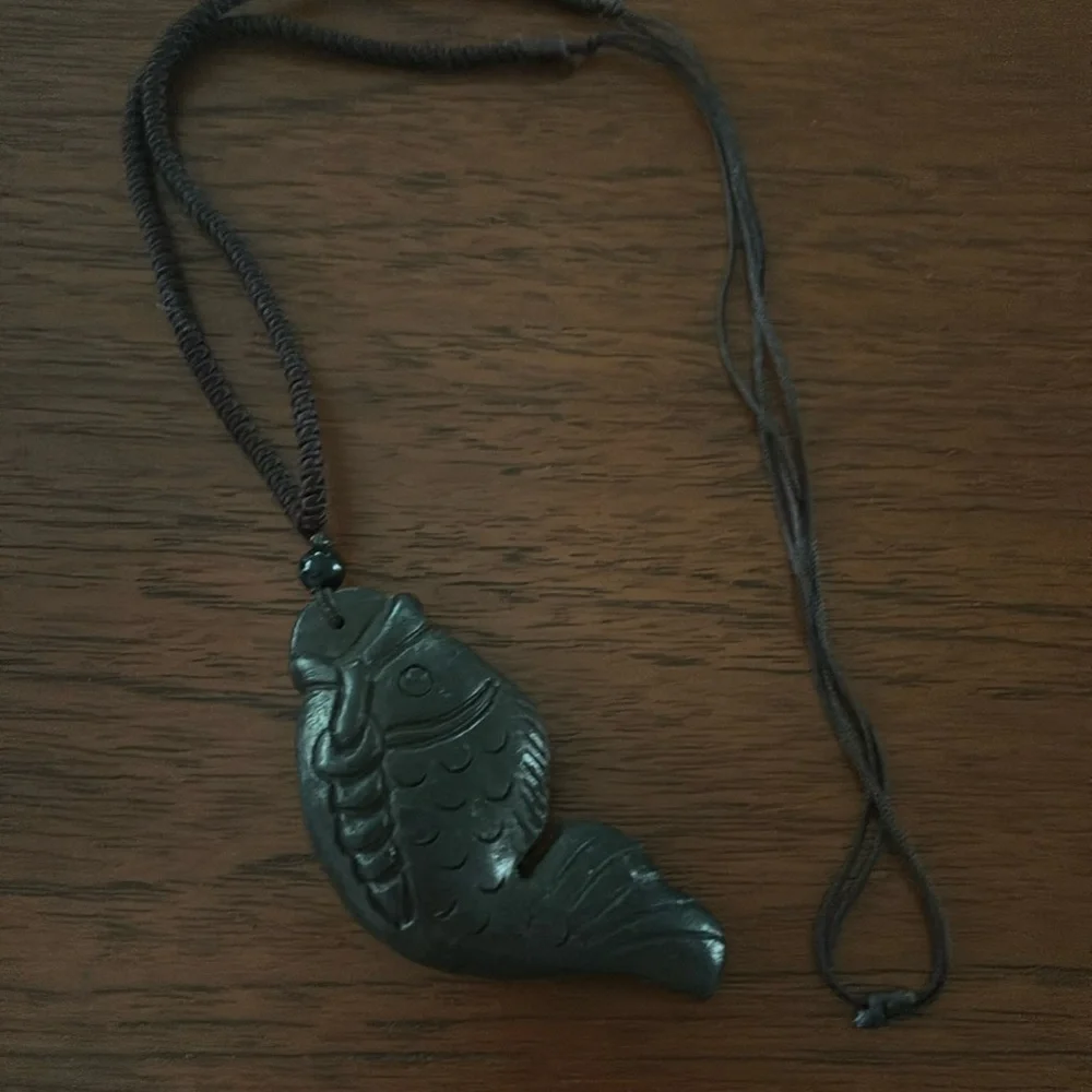 ❤️3 for $15!❤️ Lightweight dark brown fish necklace